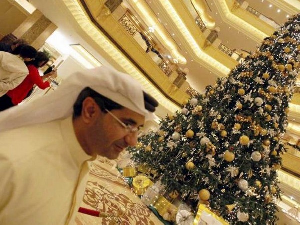 A árvore de Natal mais cara do mundo está em Abu Dhabi 1